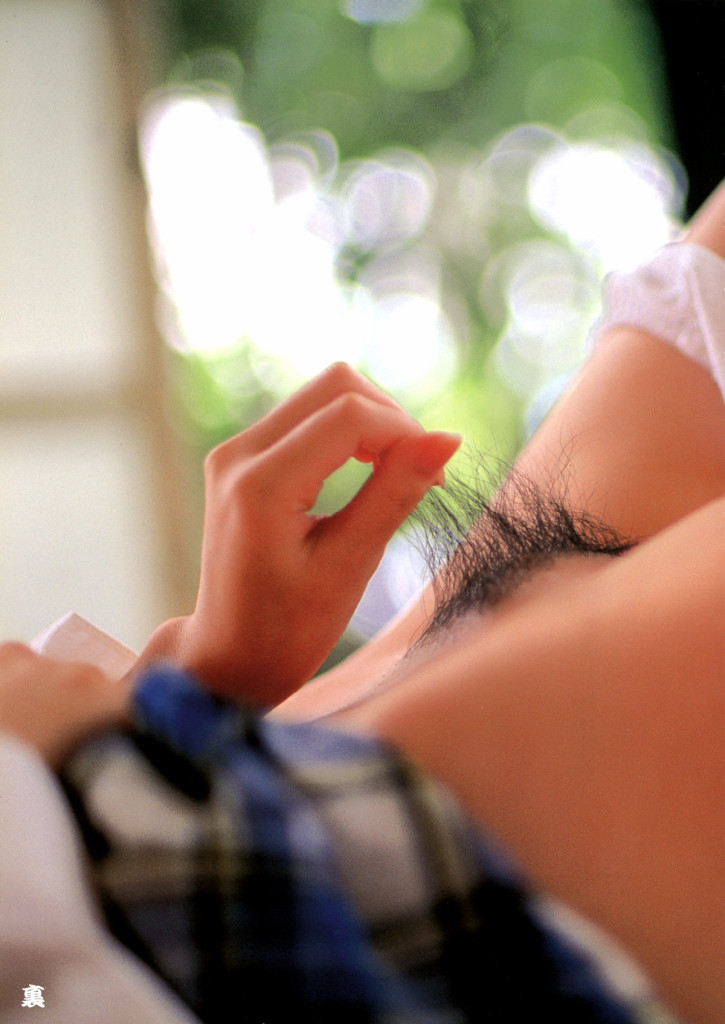 Foto Abg Jepang Bugil Lagi Asik Mainin Bulu Memek