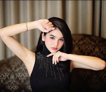 Foto Cantik Hana Hanifah Bikin Merinding