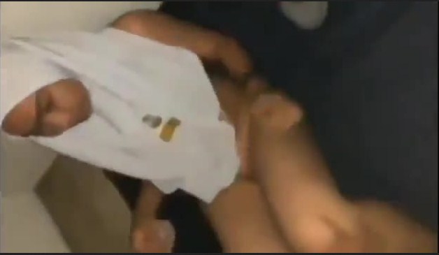 Bokep Indo Cewek Jilbab Di Gangbang FULL