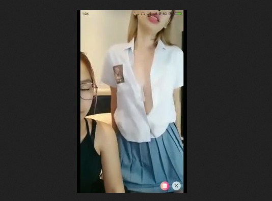 Cewek Abg SMU Seksi Barbar Sambil Live