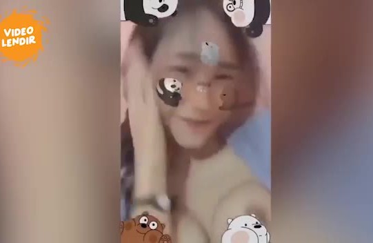 Asik Main Filter Saat Live Toketnya Kelihatan
