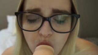 Cewek Hot Toket Gede Lagi Sange Main Dildo