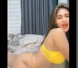 Lovata Bikini Kuning Yang Sangat Binal