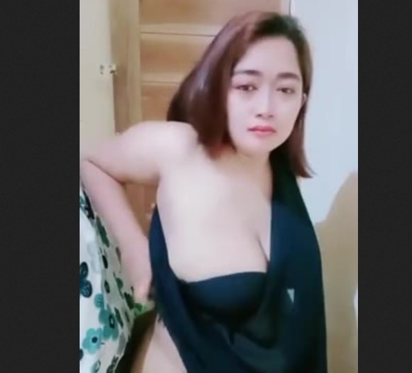 Bude Yasmine MILF Binal Penuh Gairah Sex