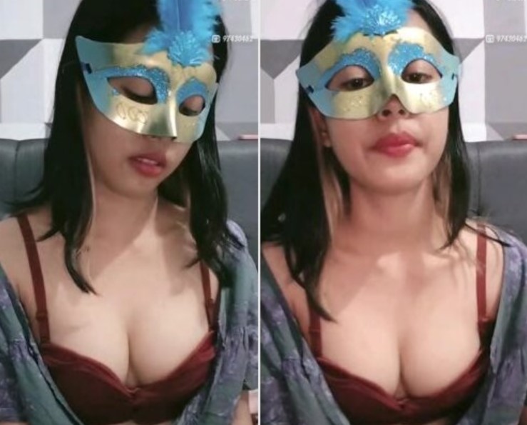Putri Si BH Merah Hot Banget Remas Toket
