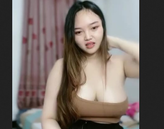 Cantik Mulus Gacor Kak Moa Pamerin Nenen