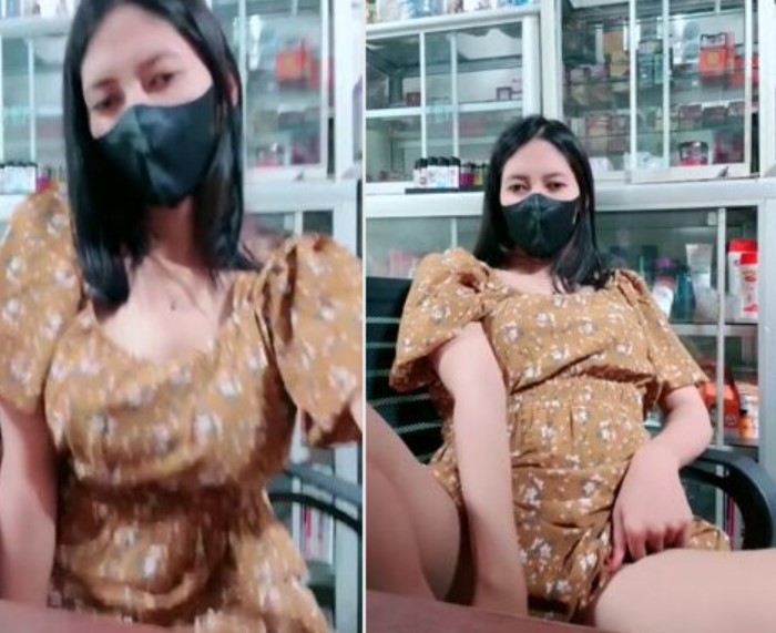 Miss Sachiko Ara Elus Memek Sambil Ngangkang