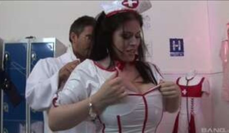 Tante Tobrut Lagi Cosplay Perawat Sex