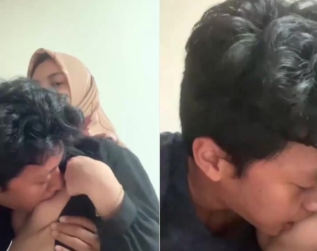 Mainin Susu Cewek Jilbab