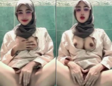Hijaber Hot Cantik Tapi Sangean